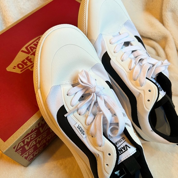 🖤SOLD🖤 Vans UltraRange EXO Sneaker WHITE, Size 9.5 Women's / 8 Men'sM - Picture 11 of 12